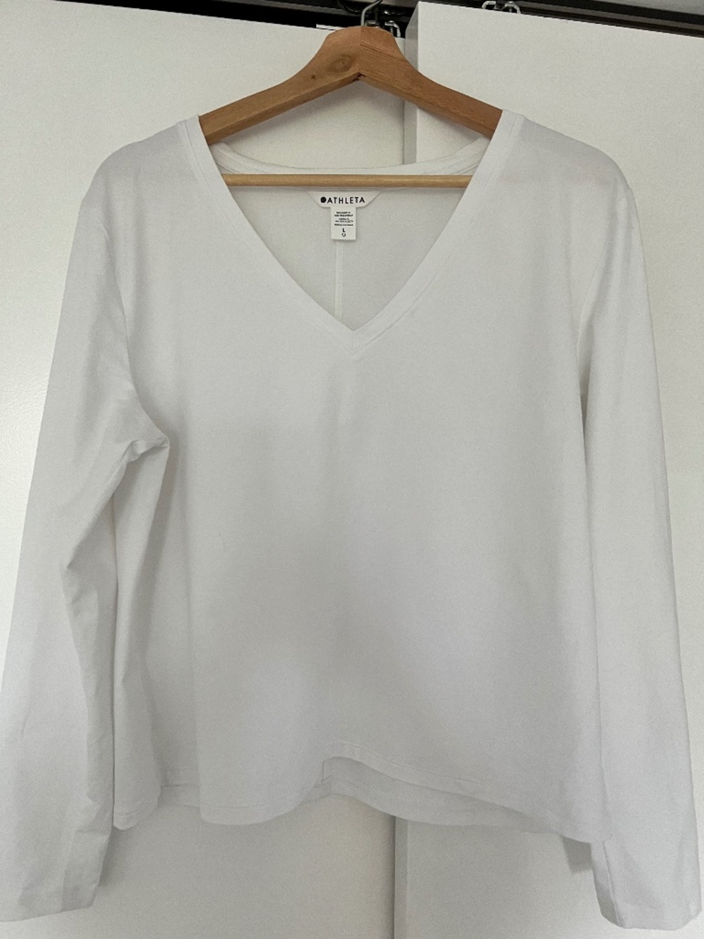 Athleta Essential V-Neck Long Sleeve Top White Large L NWOT